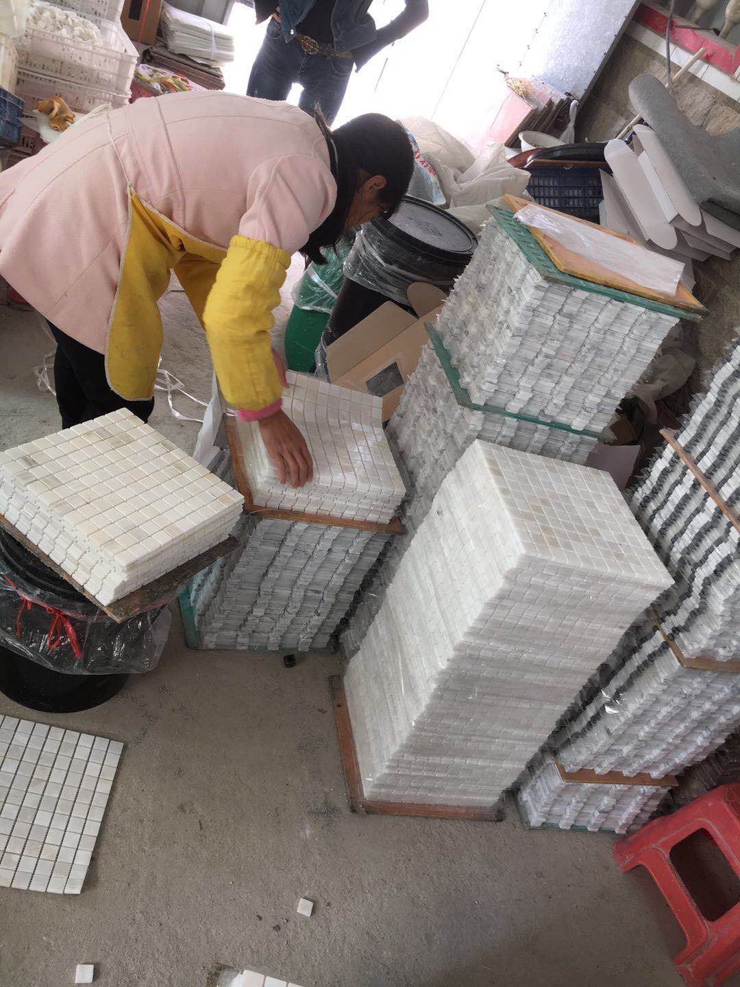 Gạch Mosaic Đá Cẩm Thạch Hiện Đại Cổ Điển Họa Tiết Hoa Bất Quy Tắc Hỗn Hợp Đá Kỹ Thuật Tự Nhiên Dùng Cho Sàn Nhà Bếp, Khách Sạn, Phòng Tắm Trong Nhà