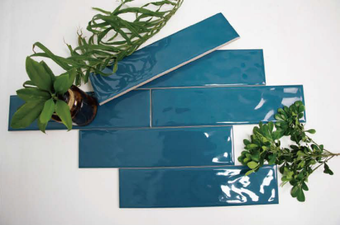 Gạch thẻ gốm sứ tráng men xanh đậm bóng ốp tường phòng tắm chống bắn 75x300