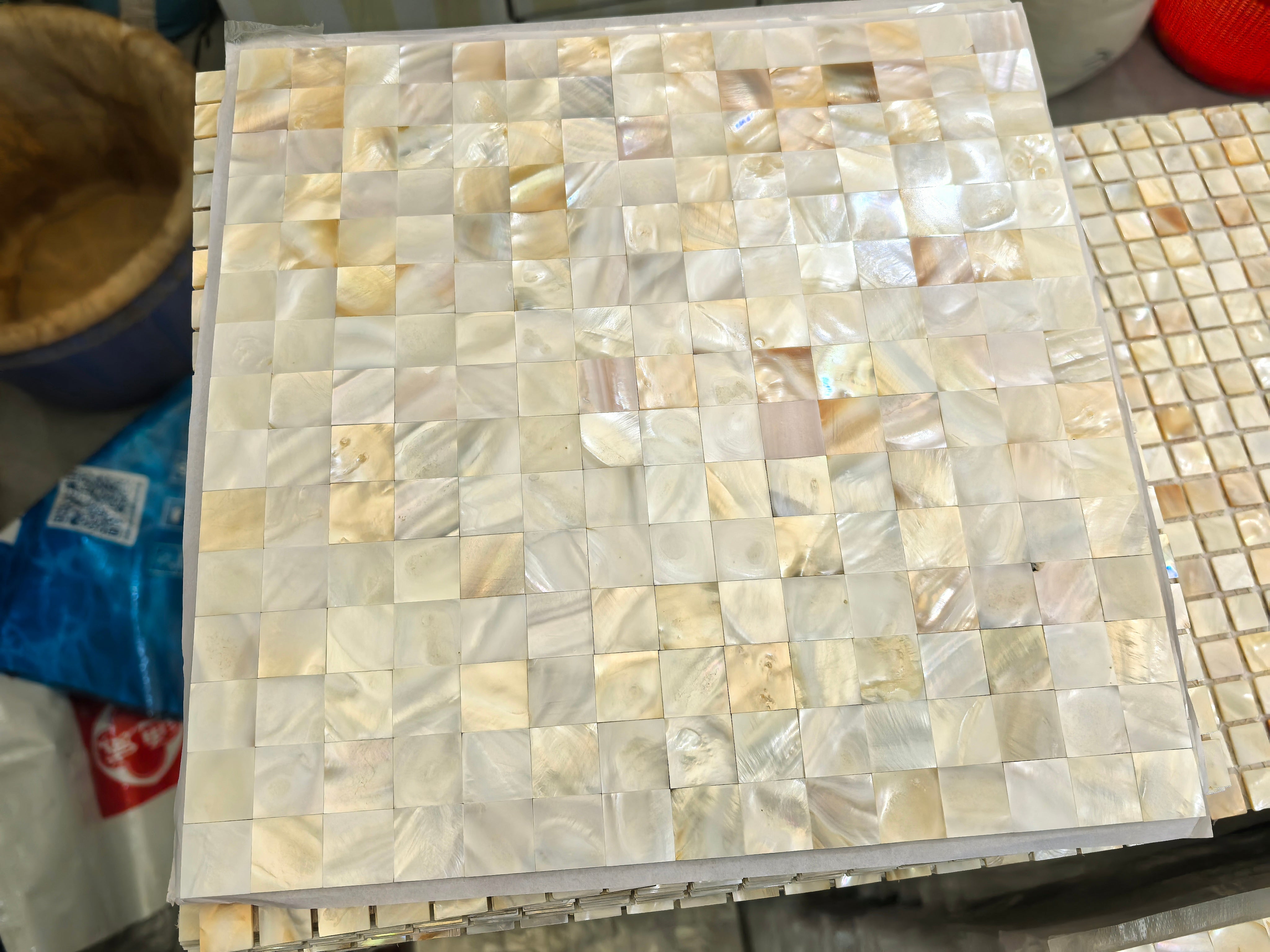 Tấm Mosaic Vỏ Xà Cừ Tự Nhiên Màu Trắng Thiết Kế Hiện Đại Dùng Cho Ốp Bếp, Phòng Tắm, Hồ Bơi