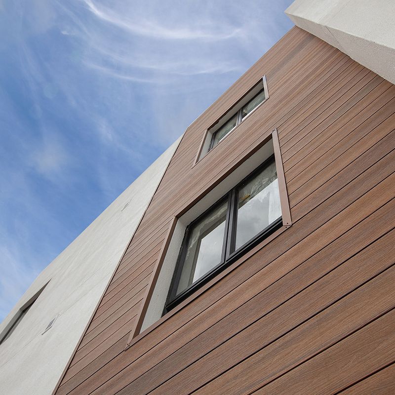 Sàn gỗ ngoài trời bột gỗ vân dập nổi sâu hiệu ứng 3D, giảm giá sốc cho hồ bơi