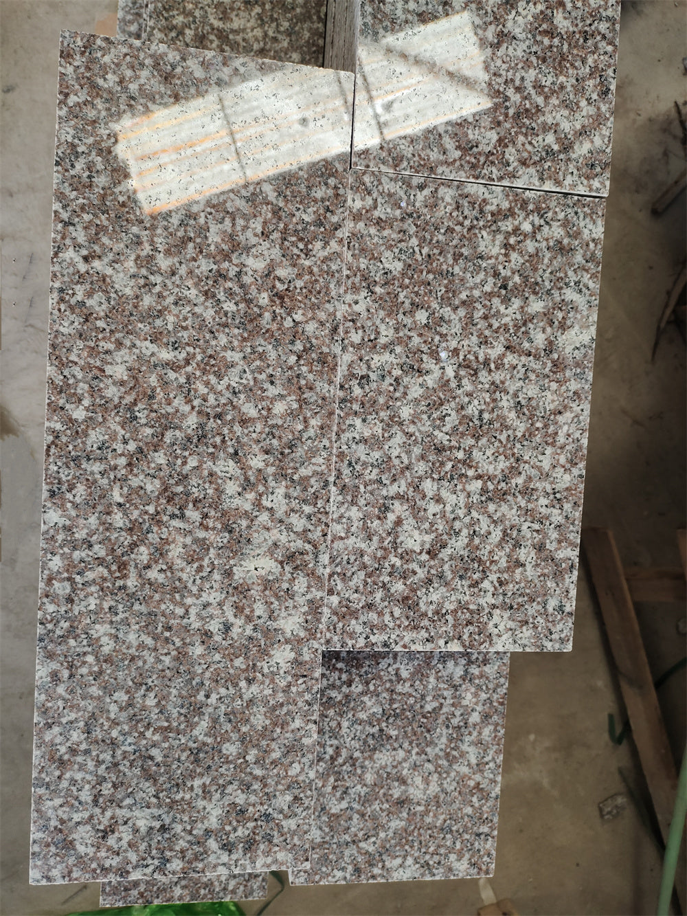 Bậc cầu thang đá Granite G664 Porrino hồng tự nhiên đánh bóng, Trung Quốc, giá thấp, thích hợp cho trong nhà và ngoài trời