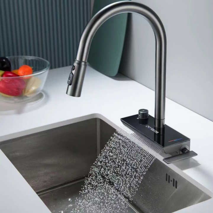 Vòi bếp xoay thông minh bằng đồng cao cấp tạo ra nước mưa bằng điện kỹ thuật số