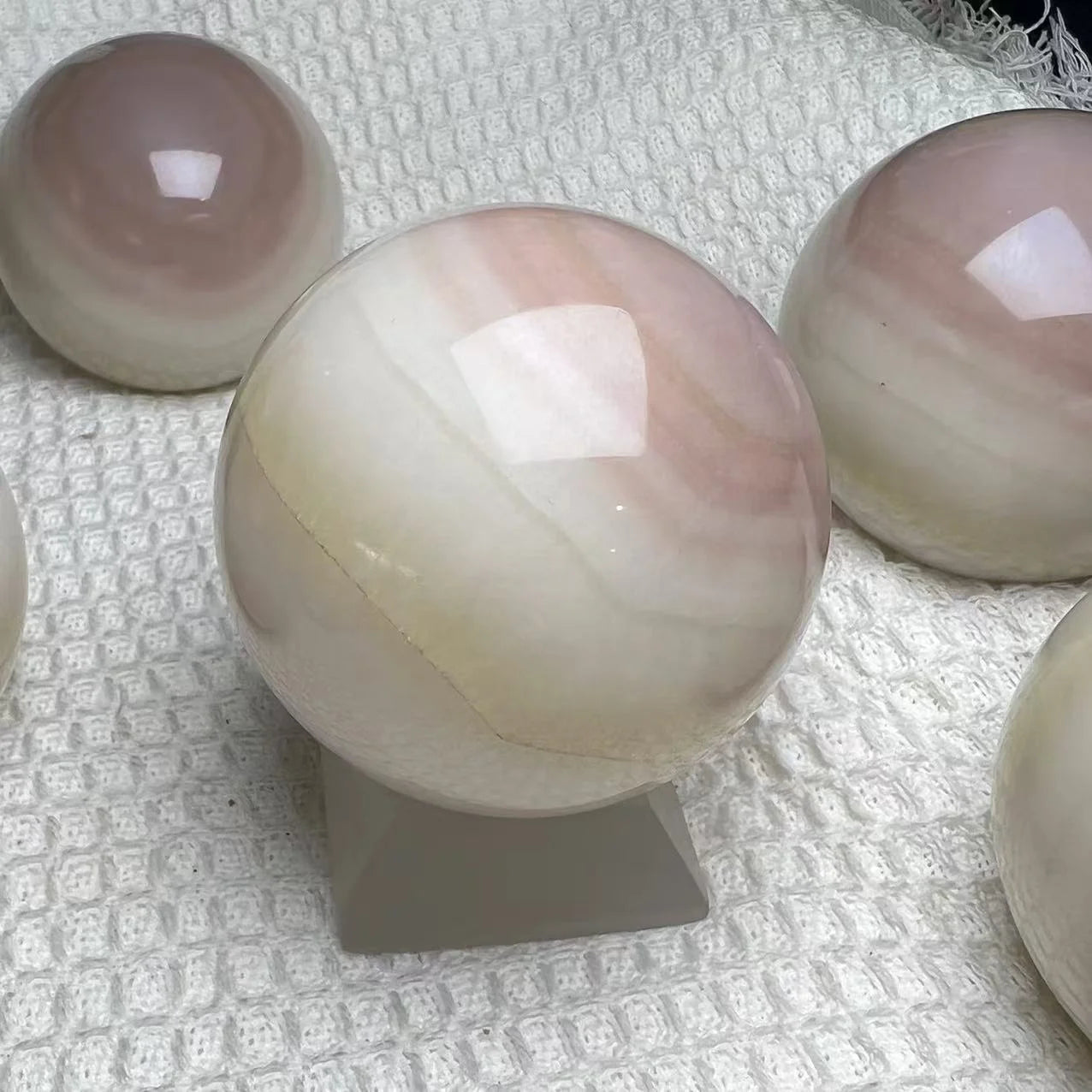 Quả Cầu Onyx Hồng Ngọc Agate Tròn Trang Trí Phong Thủy