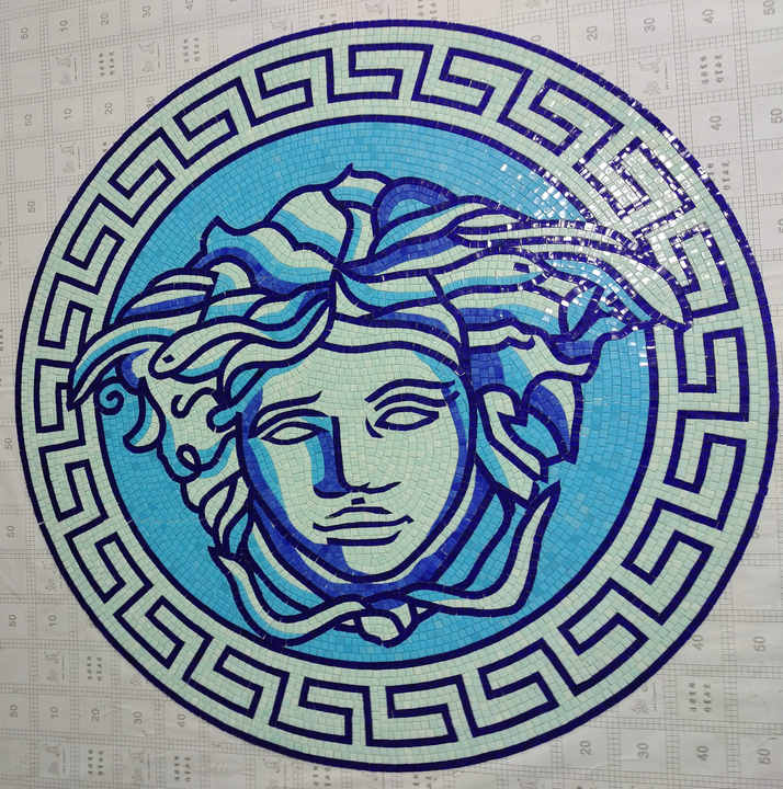 Tranh Kính Vuông Versace Medusa Nữ Thần Treo Tường – Daisan Store