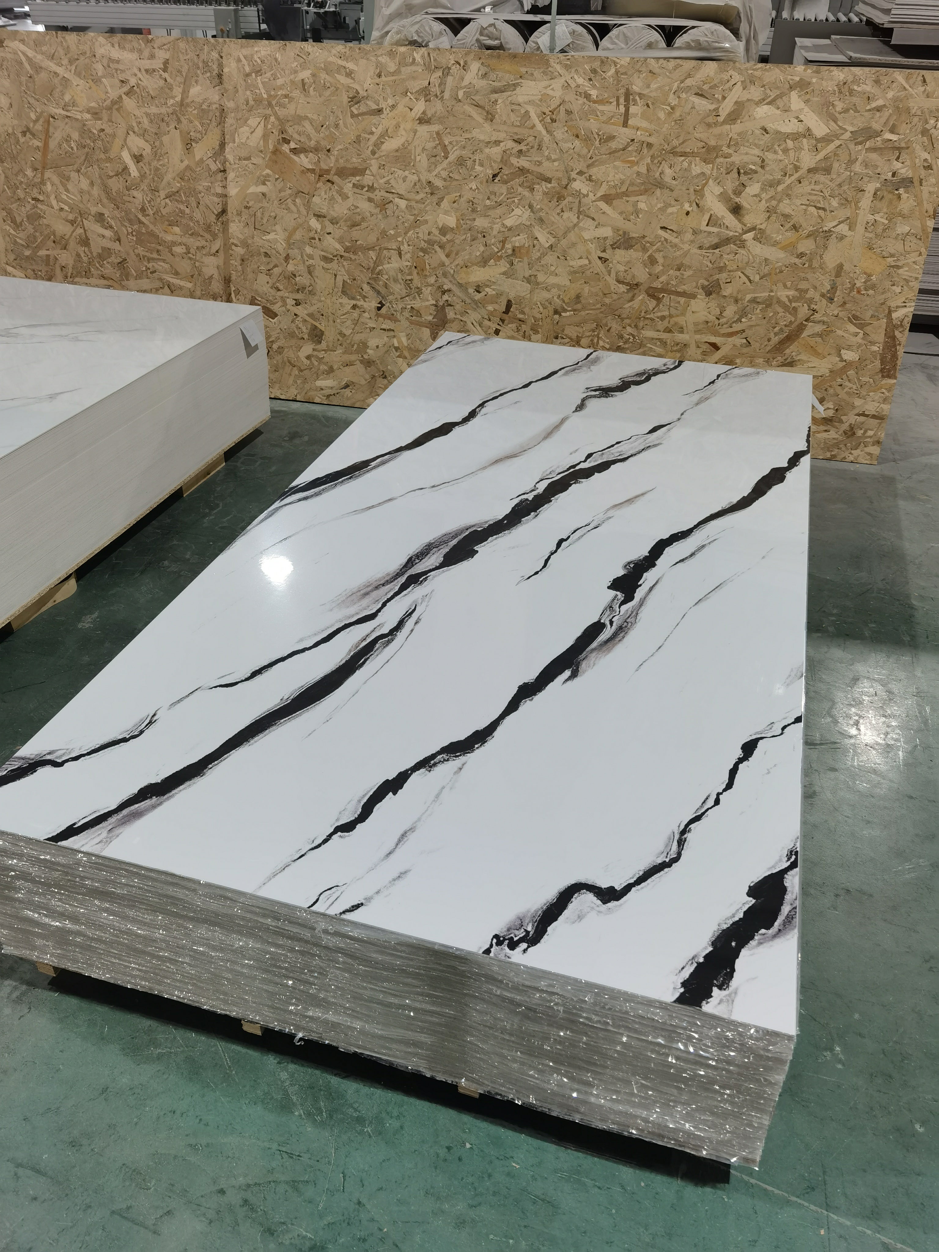 Tấm ốp tường nội thất PVC vân đá cẩm thạch chất lượng cao 1220*2440mm / Tấm ốp tường SPC thay thế đá cẩm thạch phủ UV