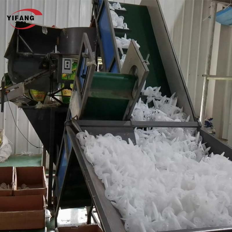 Móc treo tường bằng nhựa, đinh cách nhiệt phổ biến dành cho thị trường Hàn Quốc
