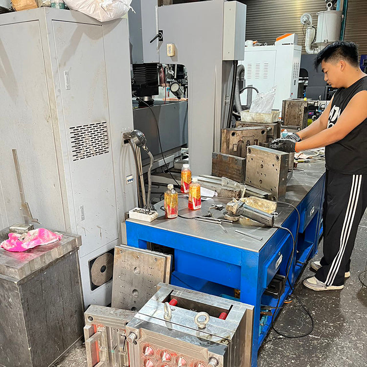 Khuôn ép nhựa chuyên nghiệp thiết kế hiện đại cho hệ thống chêm cân bằng gạch căn hộ