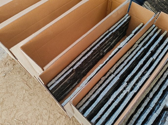 Tấm đá phiến veneer thạch anh đen tự nhiên dùng cho phòng tắm và khách sạn, hoàn thiện bề mặt tách lớp.