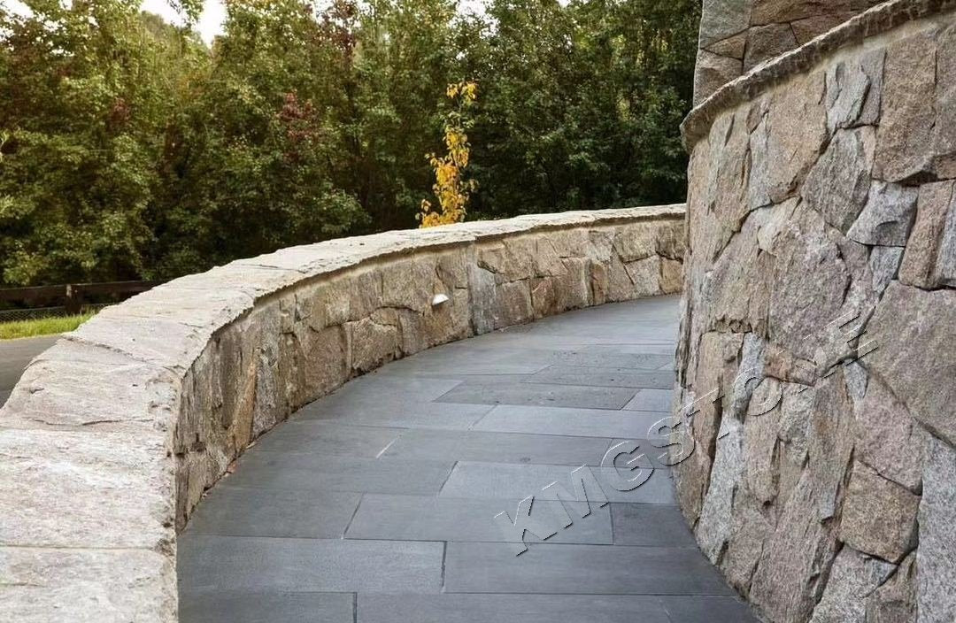 Tấm ốp ngoại thất đá rối tự nhiên vàng ngọc trai thiết kế hiện đại cho mặt tiền biệt thự công viên bền bỉ thương hiệu KMGSTONE bảo hành trên 5 năm