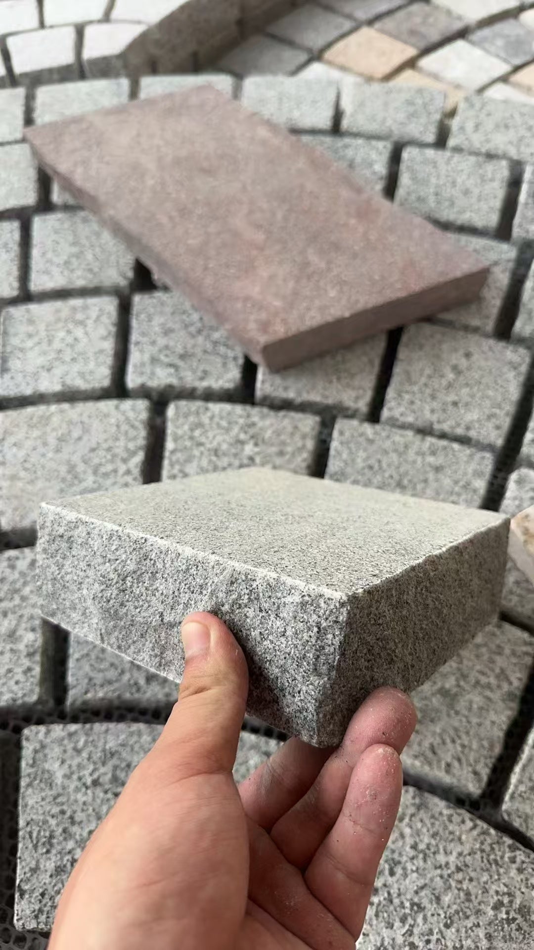 Viên đá lát hình quạt granite xám nhạt bán buôn
