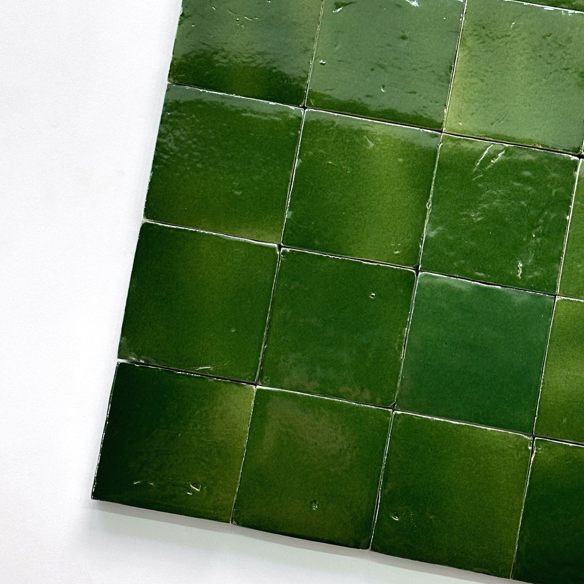 Gạch Gốm Thủ Công Kiểu Ma-rốc Cổ Điển, Màu Xanh Lá Cây Thay Đổi Dần, Sản Phẩm Độc Nhất Vô Nhị