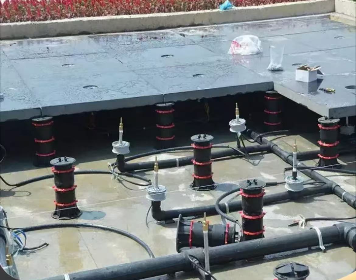 Hệ thống chân đế điều chỉnh bằng PVC chất liệu PP, nâng sàn với phụ kiện lát sàn