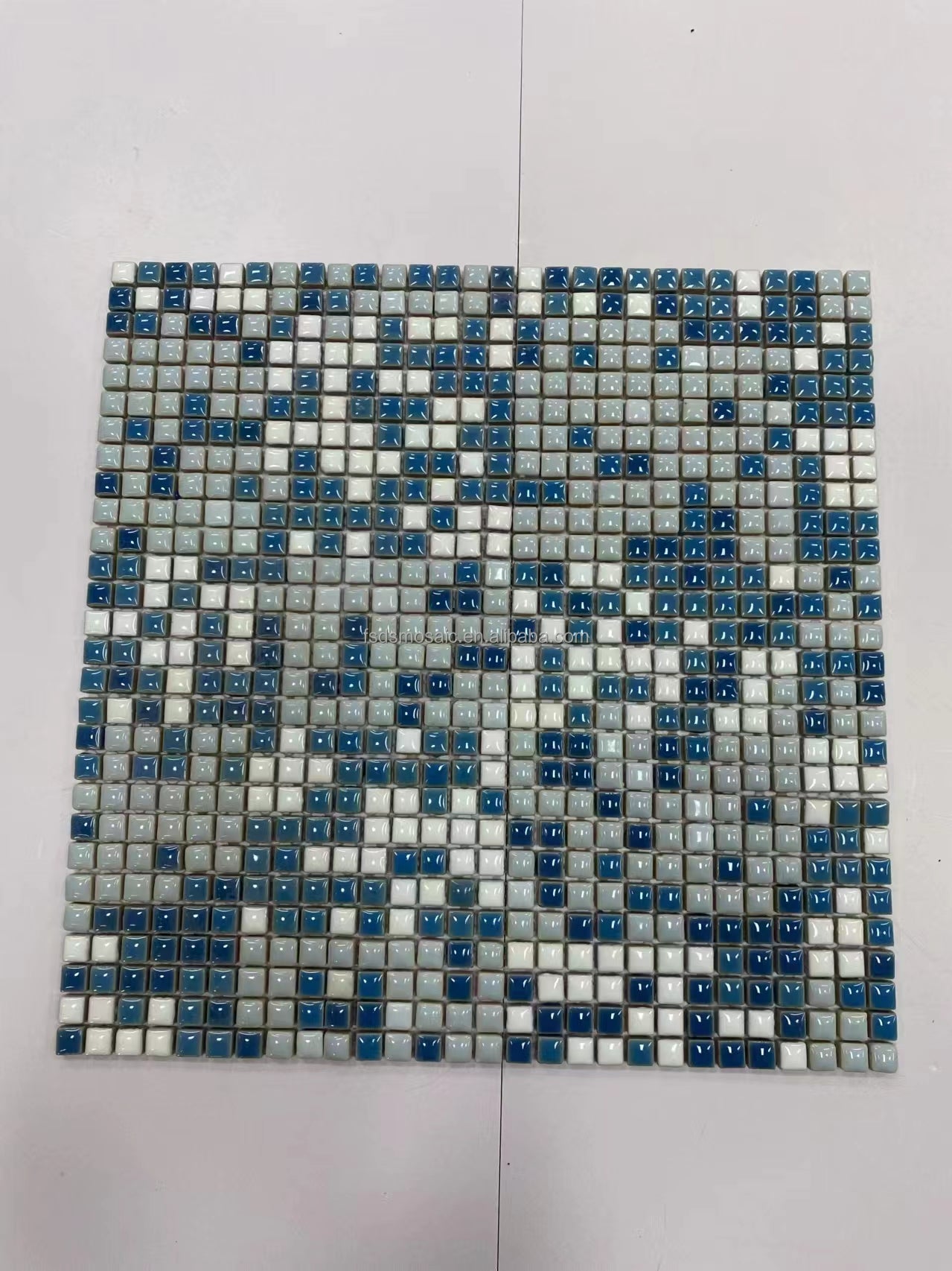 Gạch Mosaic Sứ Gốm Lát Sàn Hình Vuông Nhỏ Cầu Vồng Đa Sắc, Dùng cho Ốp Tường Bếp, Tường Trang Trí và Sàn