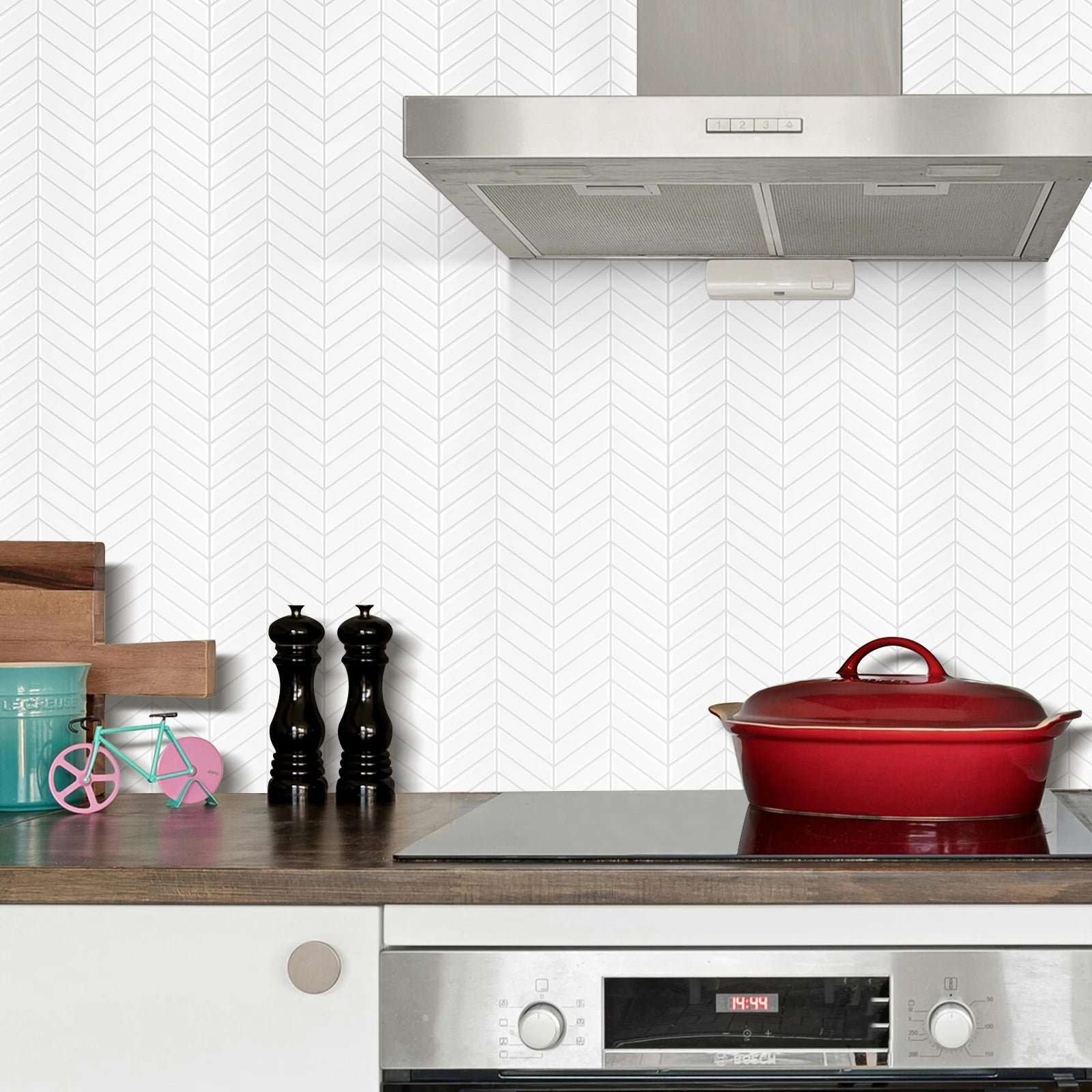 Tấm Dán Tường 3D Vân Xương Cá Đen Bóng Dán Bếp