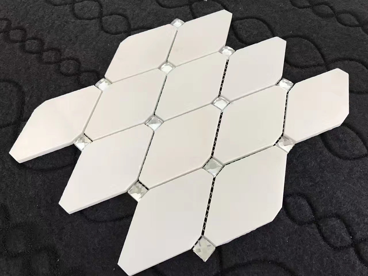 Gạch Mosaic Đá Cẩm Thạch Trắng Thời Trang