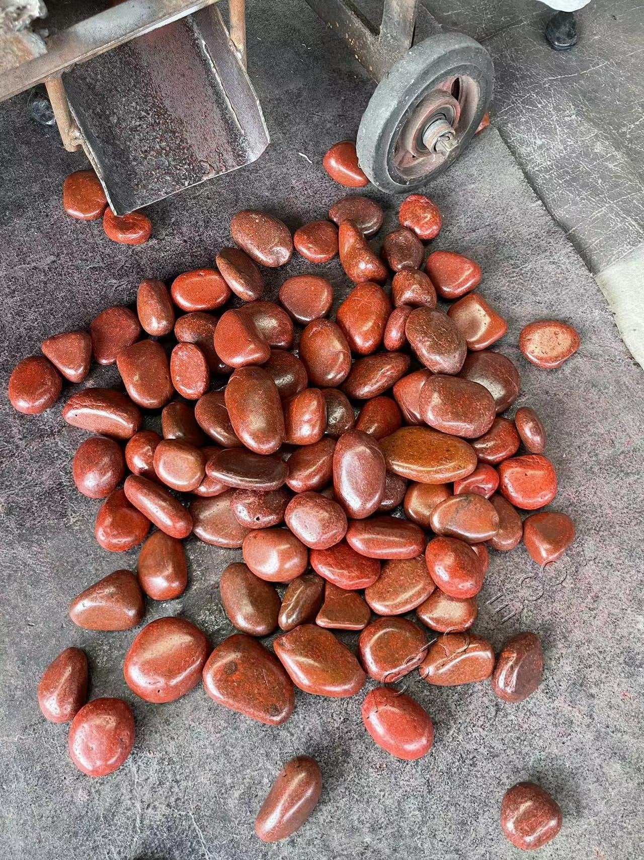 Đá sông đỏ được đánh bóng cao, dạng đá cuội, sỏi, đá dăm, bán trực tiếp từ nhà máy với giá tốt.