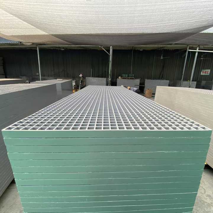 Giá cả rất cạnh tranh 1,5&#39;&#39;*1,5&#39;&#39;*1,5&#39;&#39; Nền cách nhiệt sợi thủy tinh bền bỉ Lưới Frp cho mảng xanh đô thị