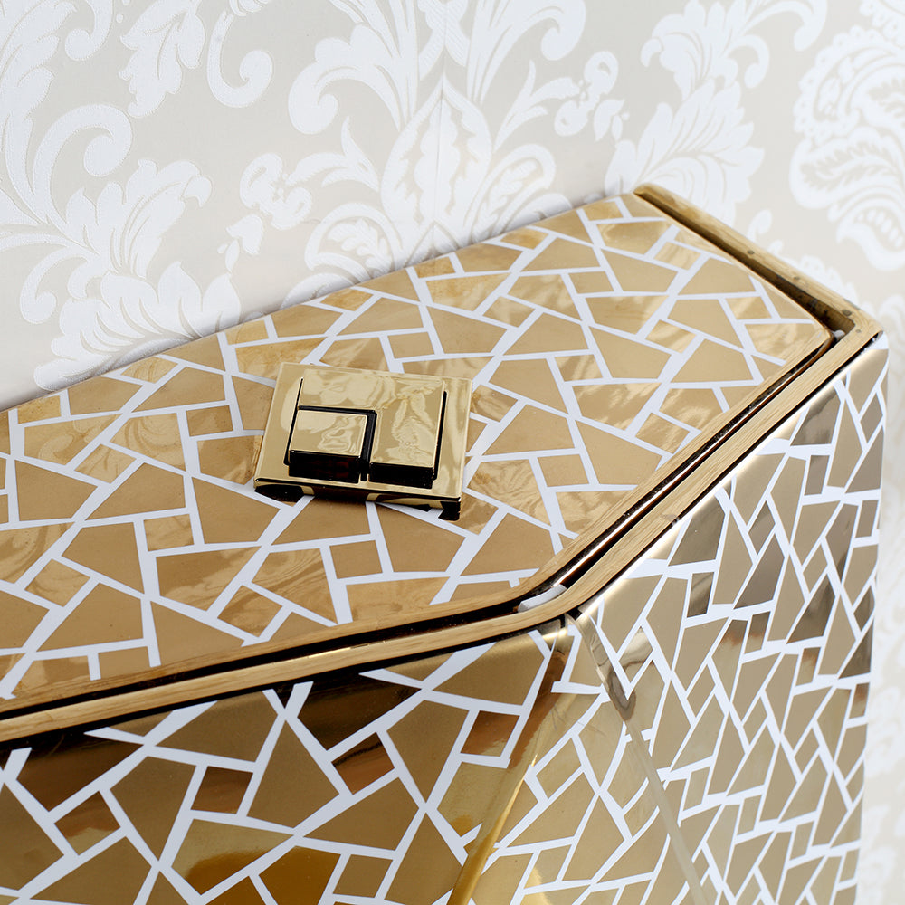 Bồn Cầu Nhật Liền Khối Mạ Vàng Kim Cương Cao Cấp