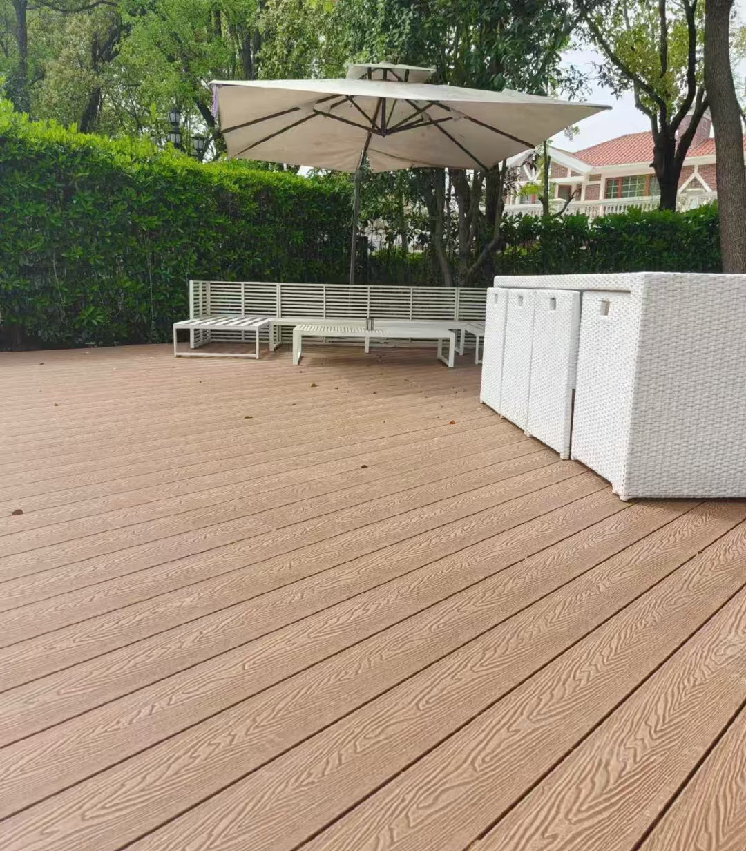 Tấm Lát Sàn Ngoài Trời WPC Đồng Đùn Chống Thấm Nước Vân Gỗ Có Lớp Phủ