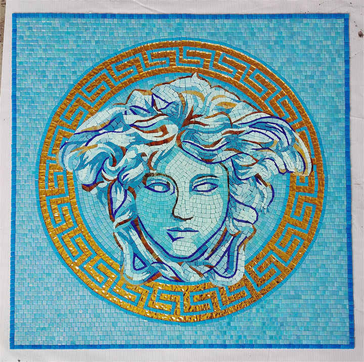 Tranh Tường Kính Vuông 100x100cm Nữ Thần Medusa Huy Chương