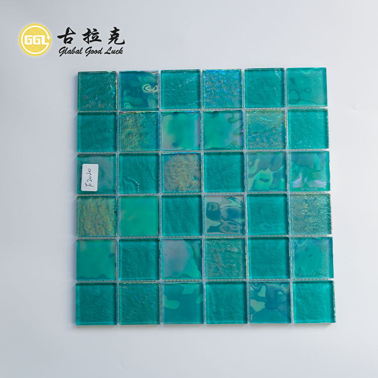 Gạch Mosaic Kính Lấp Lánh Óng Ánh Xanh Ngọc Lục Bảo Hình Vuông 300x300mm