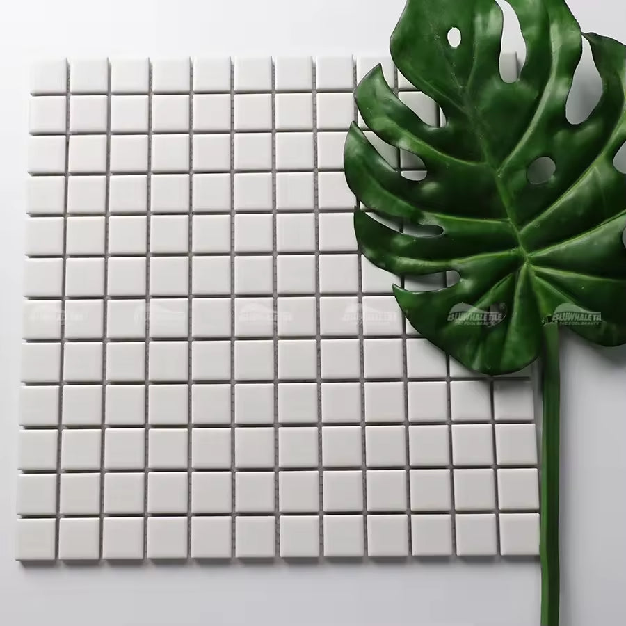 Gạch ốp tường Mosaic men mờ Carrara trắng hiện đại bằng sứ