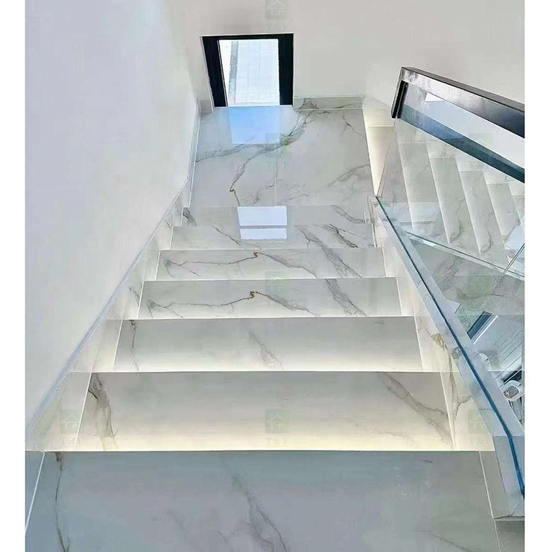 Gạch lát sàn Porcelain vân đá cẩm thạch trắng bóng thiết kế tùy chỉnh và Bậc, cổ bậc cầu thang bằng đá nung kết mờ