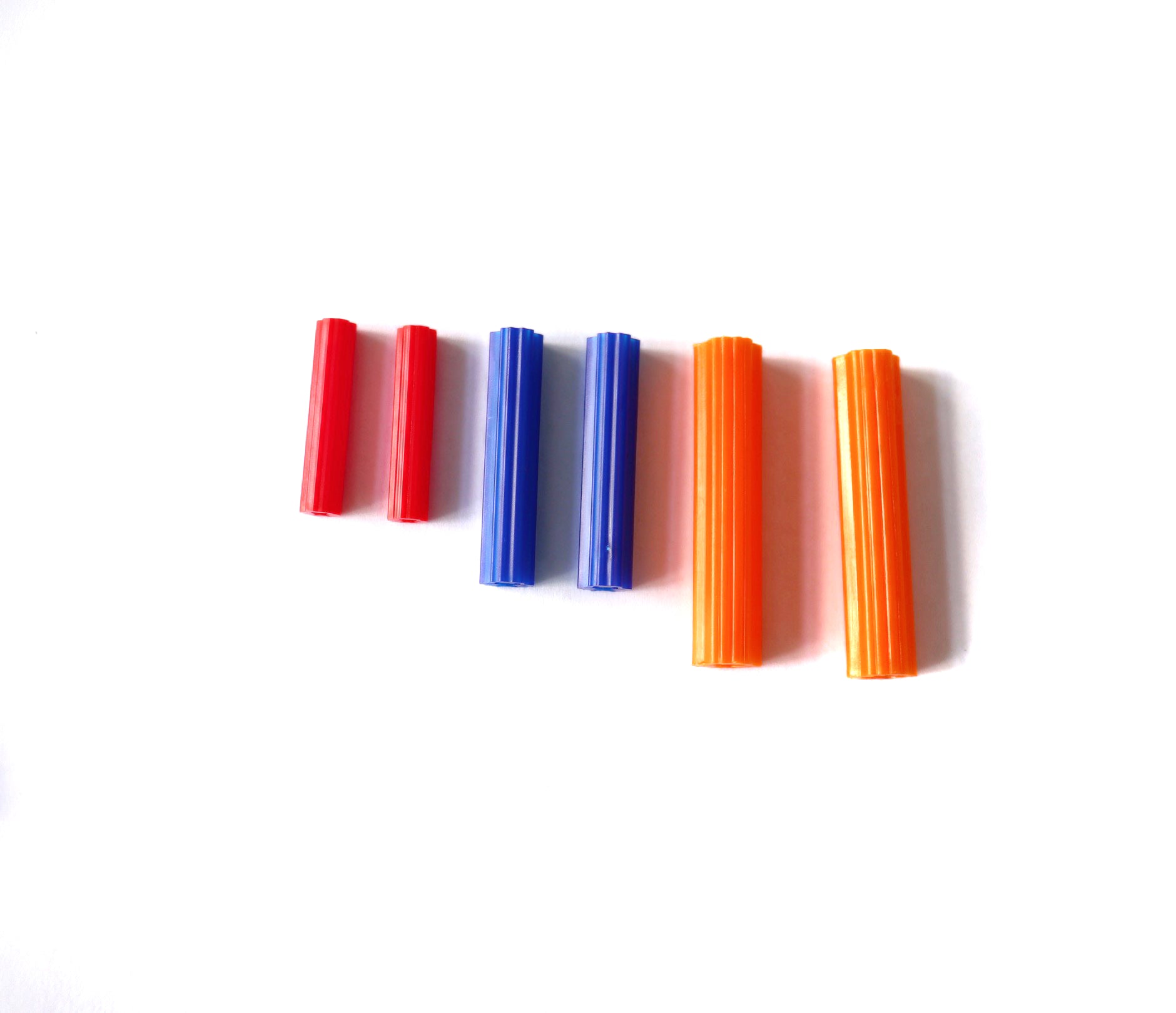 Bu lông nở tường và vít nhựa nylon giá nhà máy