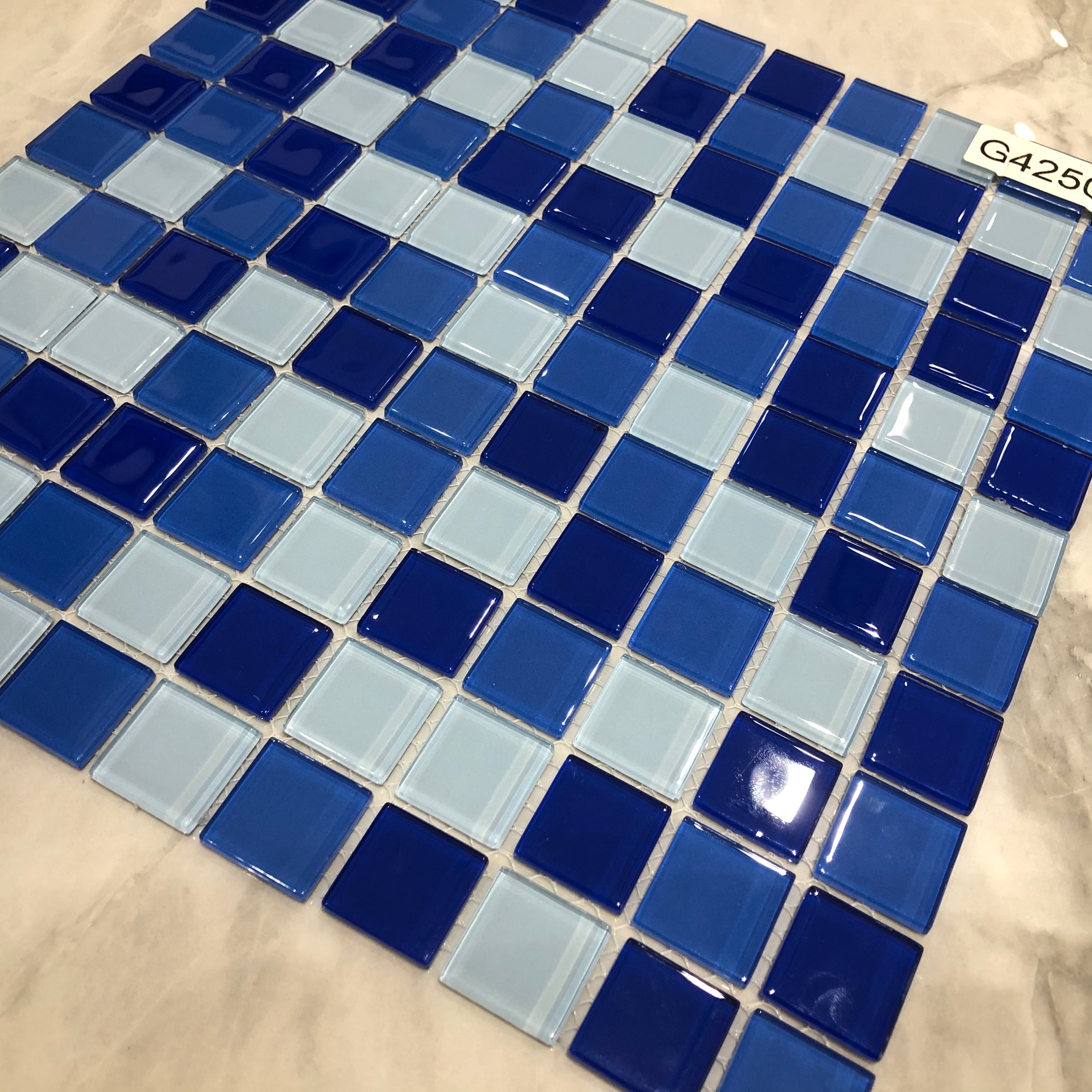 Gạch Mosaic Kính Xanh Phật Sơn 300x300 Bóng bẩy Đa sắc dùng cho Mosaic Tường Nội thất, Hồ bơi và Mosaic Vuông