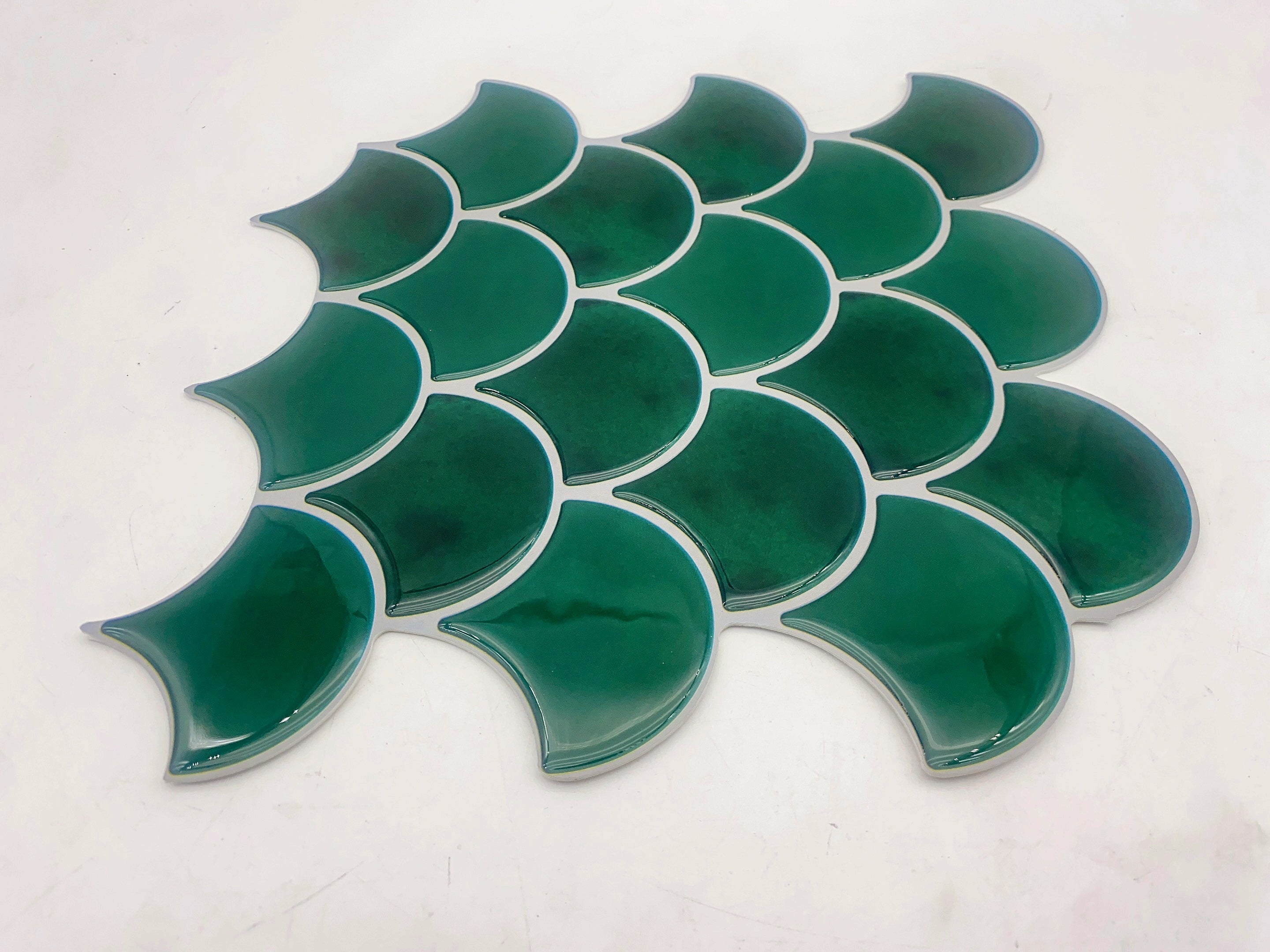 Tấm ốp tường PVC bóc dán họa tiết vảy cá hỗn hợp ốp backsplash