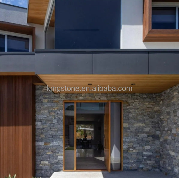 Gạch ốp tường đá vôi tự nhiên dạng veneer hoàn thiện bề mặt chẻ, kháng ăn mòn axit, dùng cho Khách sạn và Biệt thự Ngoài trời.