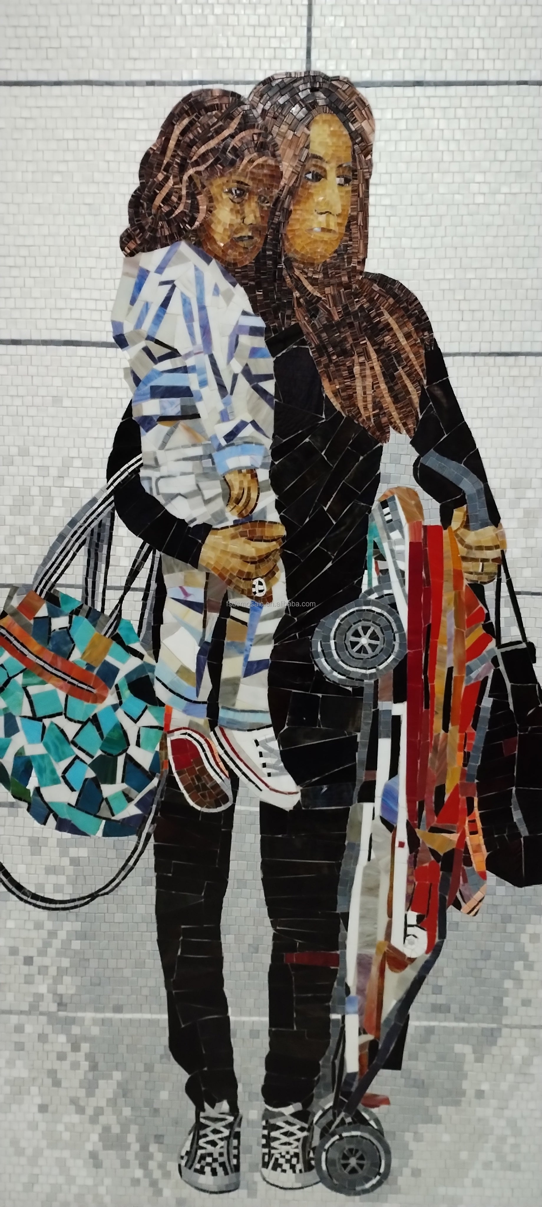 Tranh khảm kính cắt tay họa tiết người trên tường nội thất tùy chỉnh