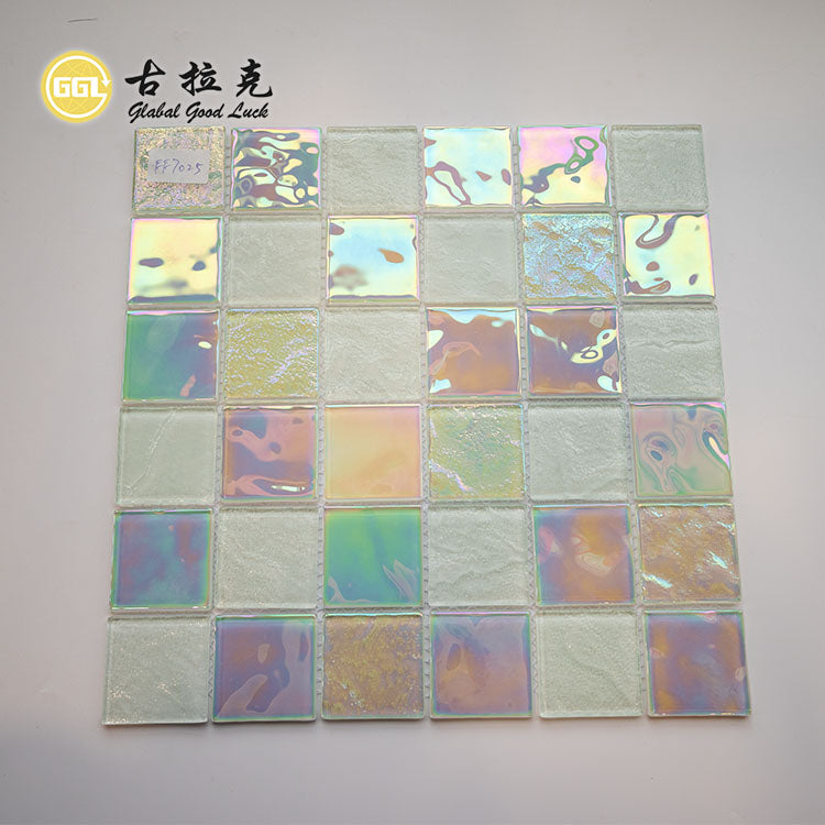Gạch mosaic thủy tinh vuông màu xanh lá nhạt óng ánh trực tiếp từ nhà máy dùng cho tường nội thất và trang trí biệt thự