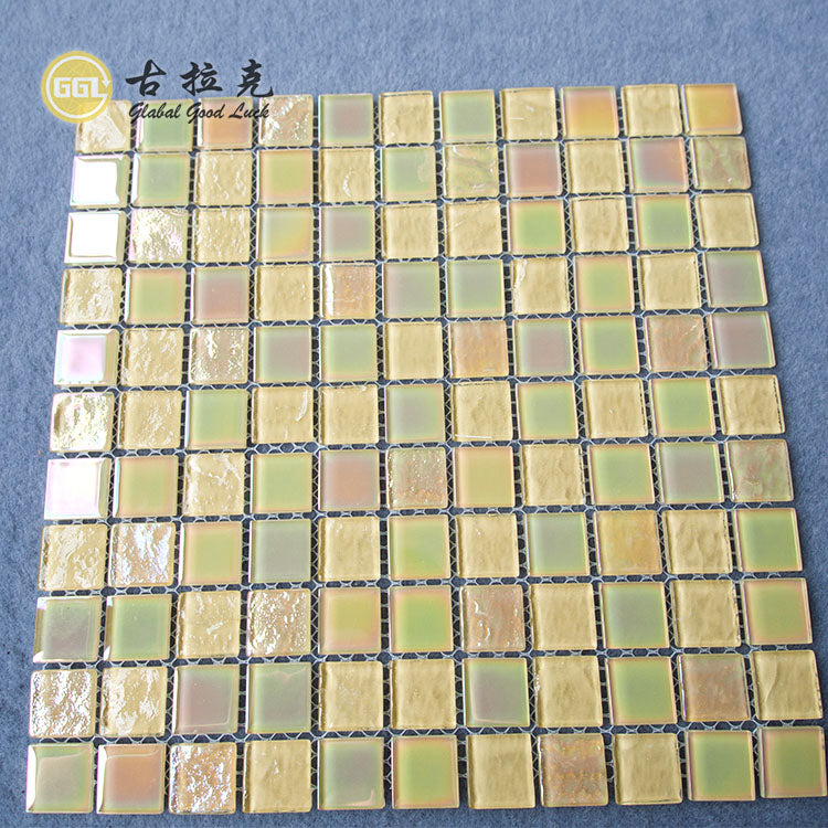 Gạch Mosaic Kính Vuông Vàng Đậm Óng Ánh Sáng Bóng Phong Cách Hiện Đại Trang Trí Tường Bể Bơi Phòng Tắm