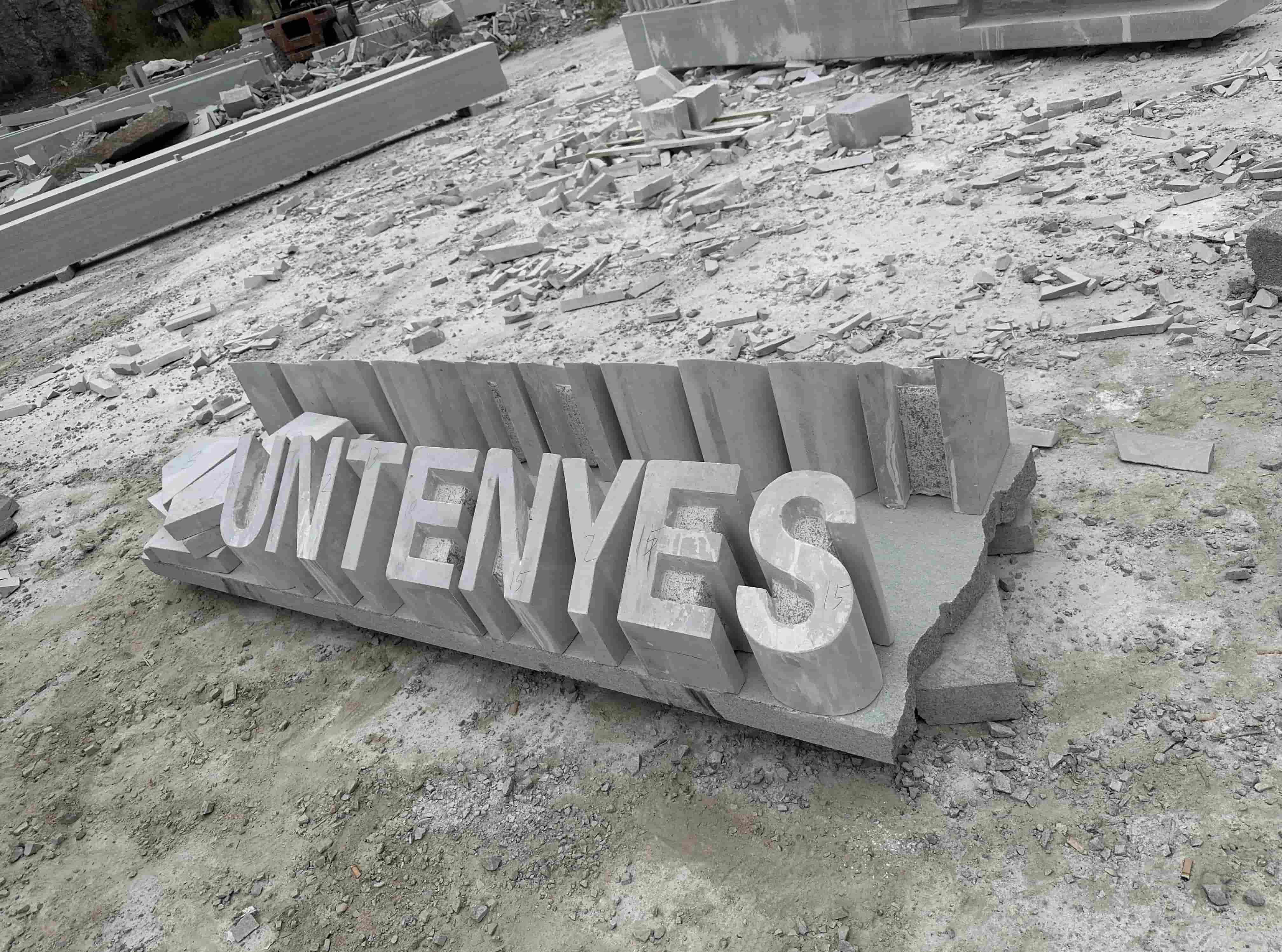 Biển hiệu đá granite 3D làm thủ công bằng máy