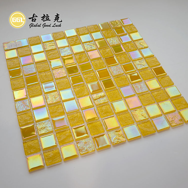Gạch Mosaic Thủy Tinh Vuông Màu Vàng Óng Ánh dùng cho Hồ Bơi và Trang Trí Tường