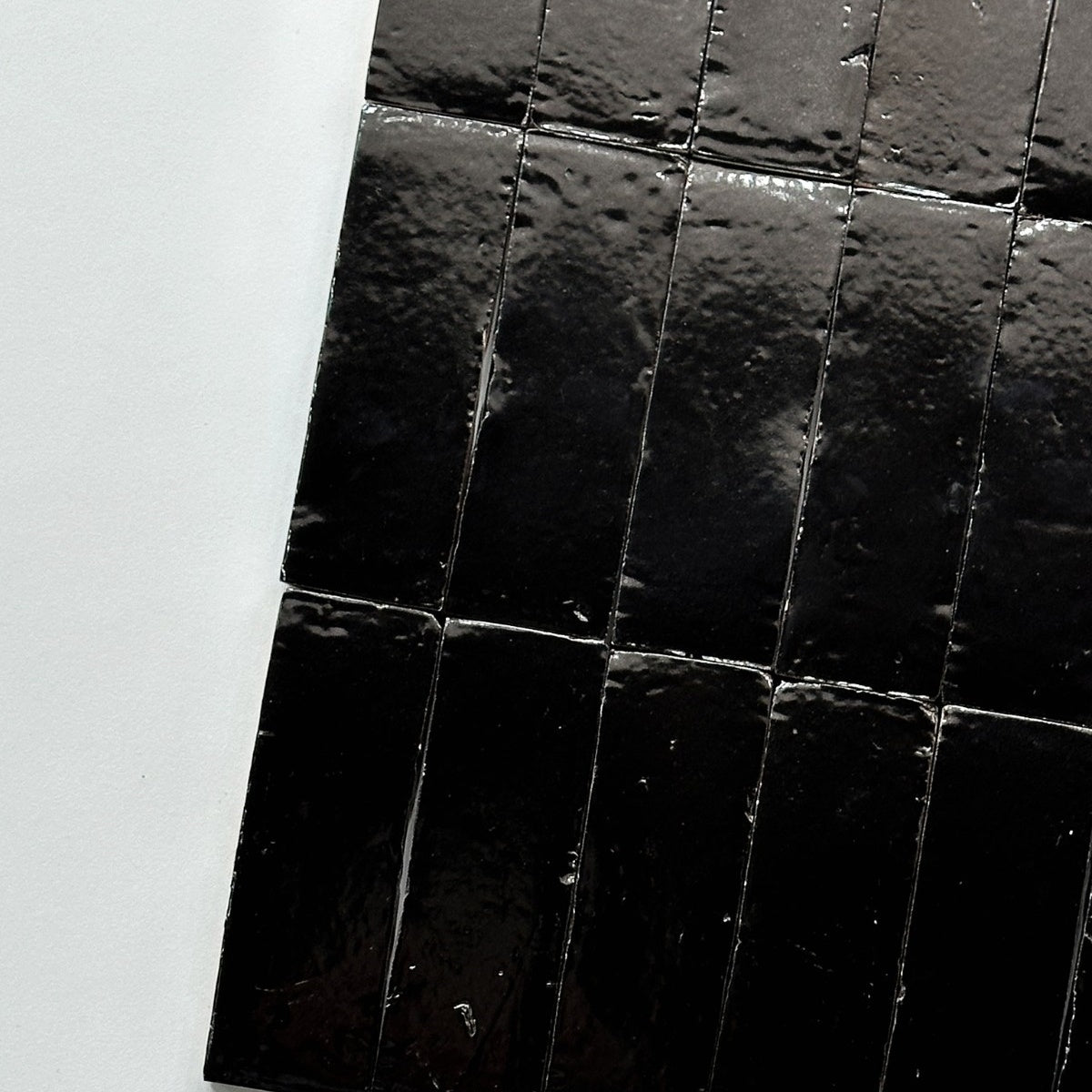 Gạch Thủ Công Ma-rốc Đen Bóng Loại Viền Cao Cấp Dùng Cho Tường Nội Thất, Sàn Trang Trí Kháng Khuẩn Cho Phòng Tắm, Nhà Bếp