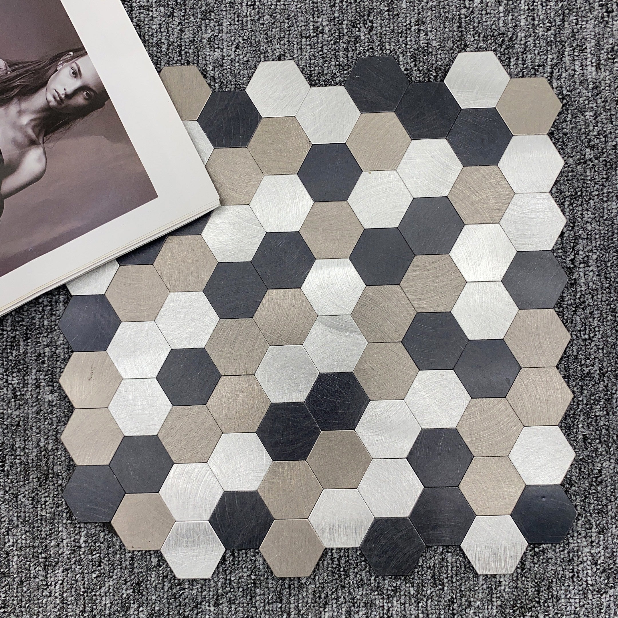 Nhà sản xuất chuyên nghiệp Nhà cung cấp vàng Gạch mosaic ốp vòi sen