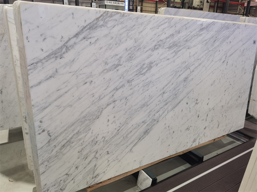 Gạch lát sàn phòng tắm đá cẩm thạch trắng Statuario và Carrara Ý, thiết kế đẹp