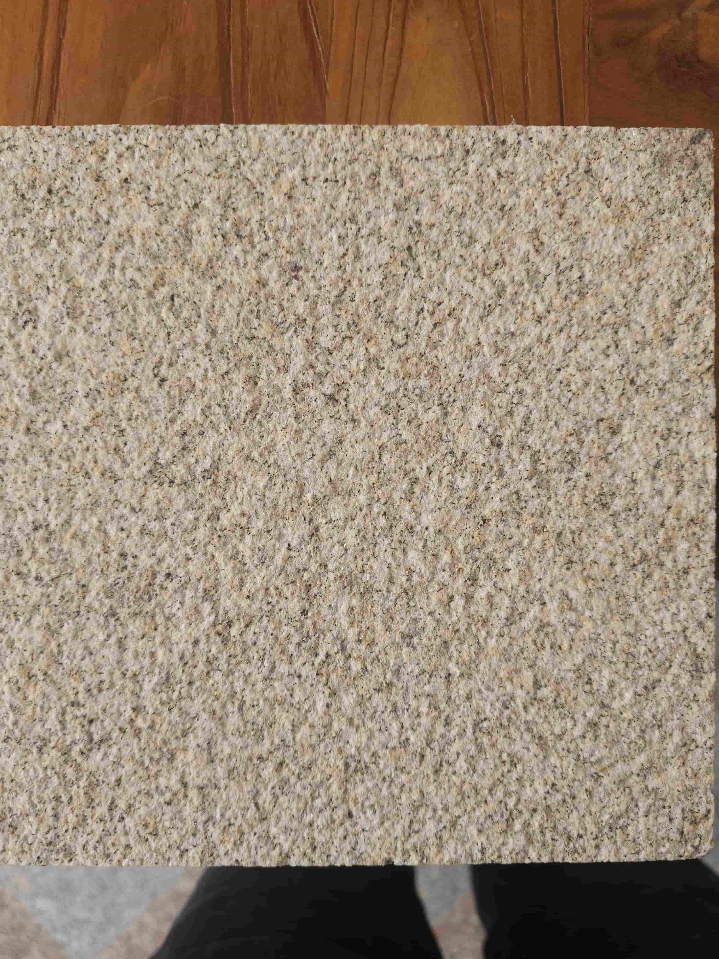 Mặt ốp tường đá granite phong cách công nghiệp cổ điển cho lối vào hầm rượu