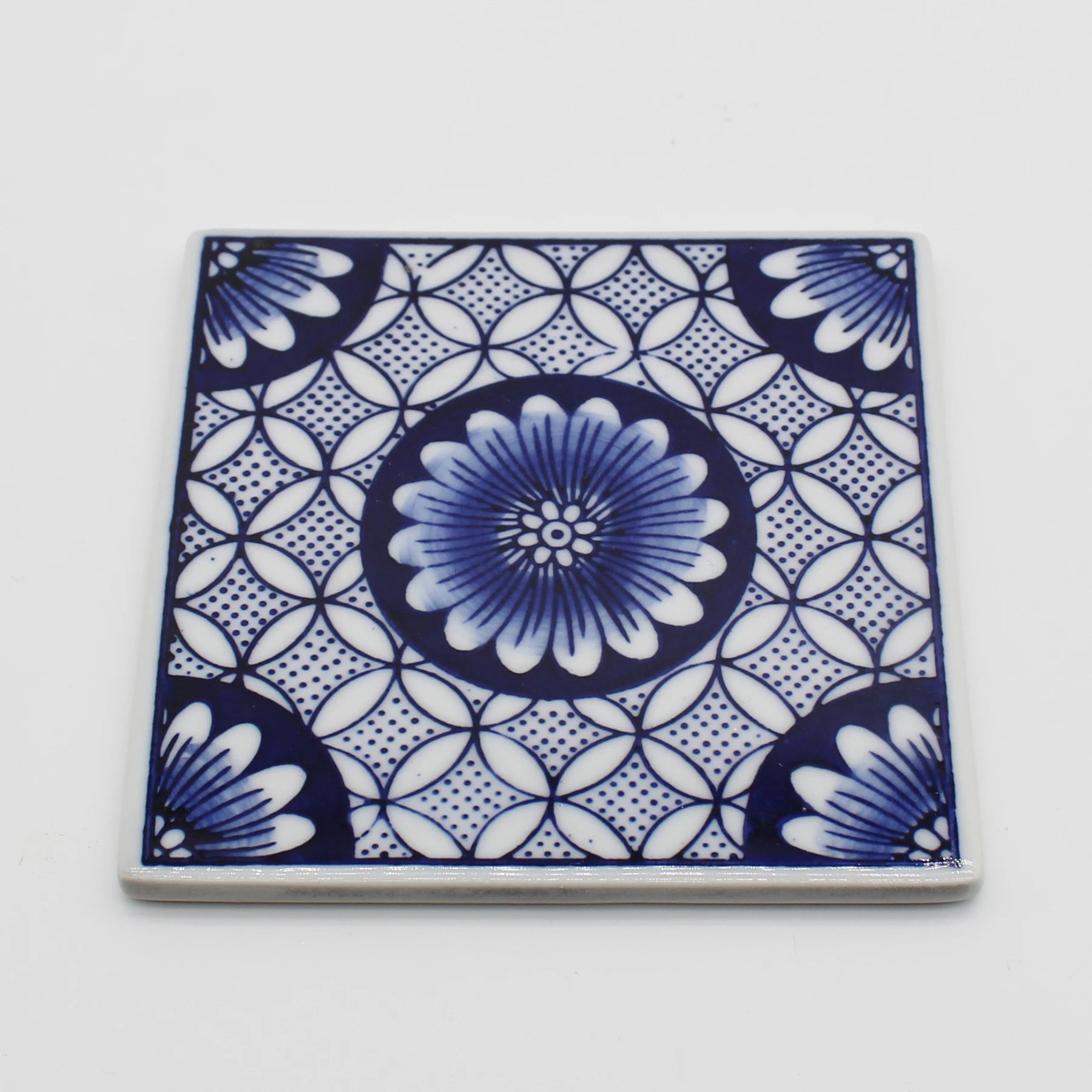 Gạch Men Trang Trí Xanh Trắng - Sắc Màu Ngôi Nhà