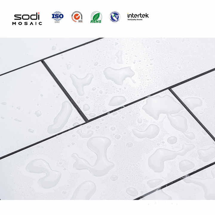 Miếng dán tường phòng tắm chống thấm nước Gạch tàu điện ngầm màu trắng trông giống đá cẩm thạch Khảm bóc ra 75*150