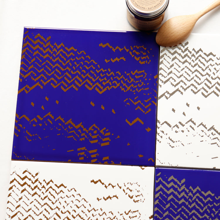 Gạch thẻ ốp tường men sứ mạ vàng