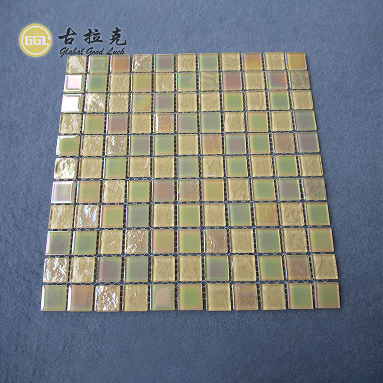 Gạch Mosaic Kính Vuông Vàng Đậm Óng Ánh Sáng Bóng Phong Cách Hiện Đại Trang Trí Tường Bể Bơi Phòng Tắm