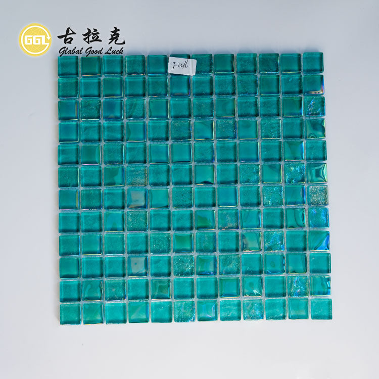 Gạch Mosaic Kính Lấp Lánh Óng Ánh Xanh Ngọc Lục Bảo Hình Vuông 300x300mm