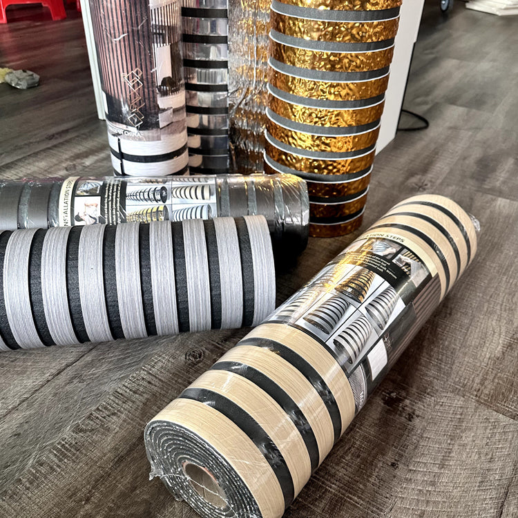 Sản phẩm bán chạy: Tấm dán tường 3D họa tiết lưới tự dính dạng cuộn 0.6*3M, bóc dán dễ dàng để trang trí tường.