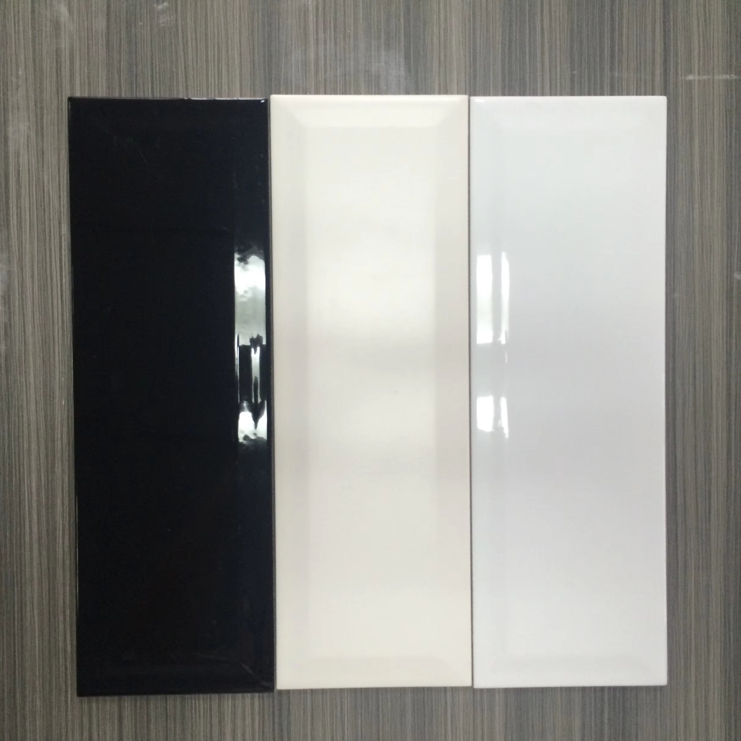Gạch ốp tường 300x600mm trắng