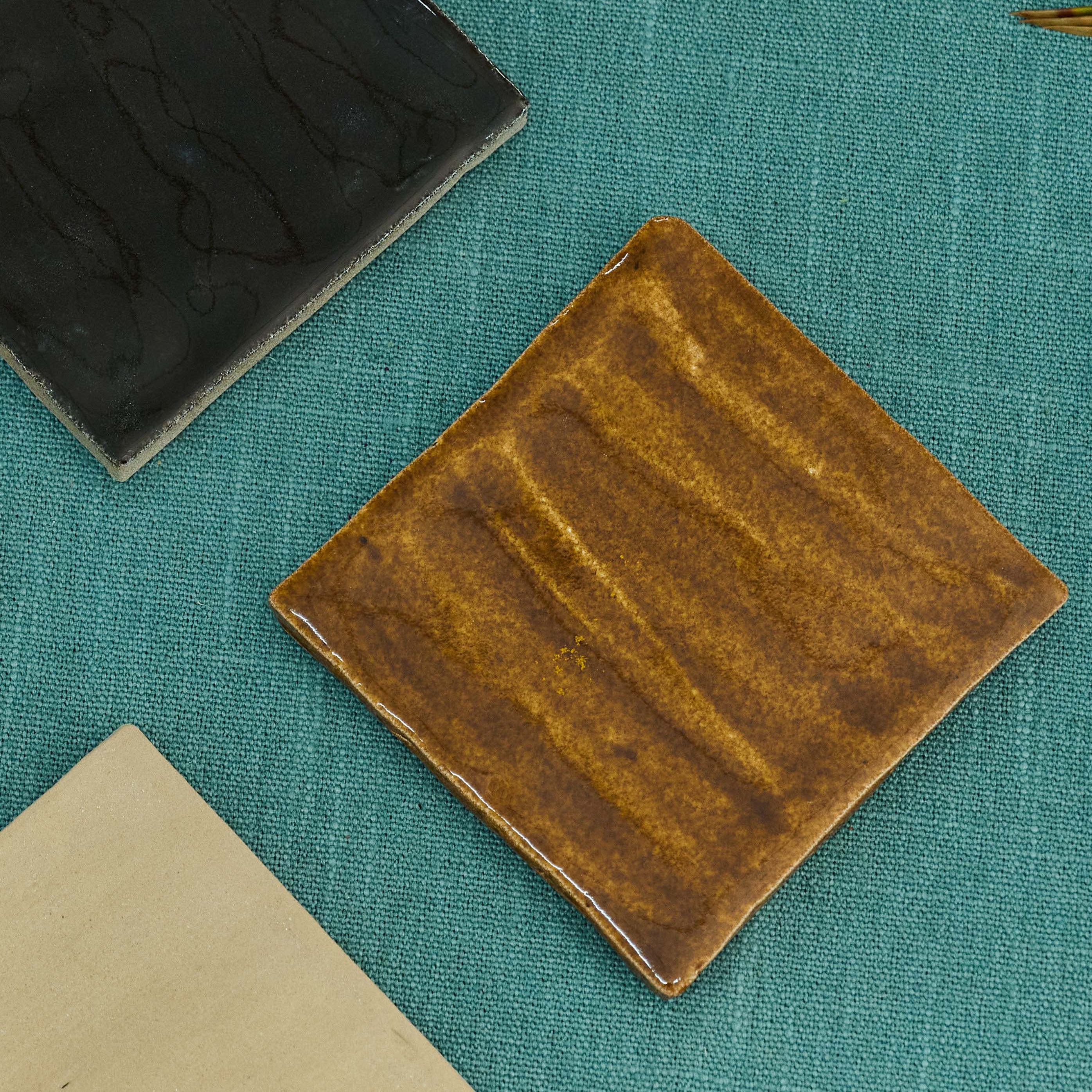 Gạch ốp tường thủ công Ma-rốc trắng vàng 4x4 inch cho bếp và phòng tắm, gạch trang trí kiểu tàu điện ngầm cho khách sạn, gạch Zellige đen cho nhà hàng