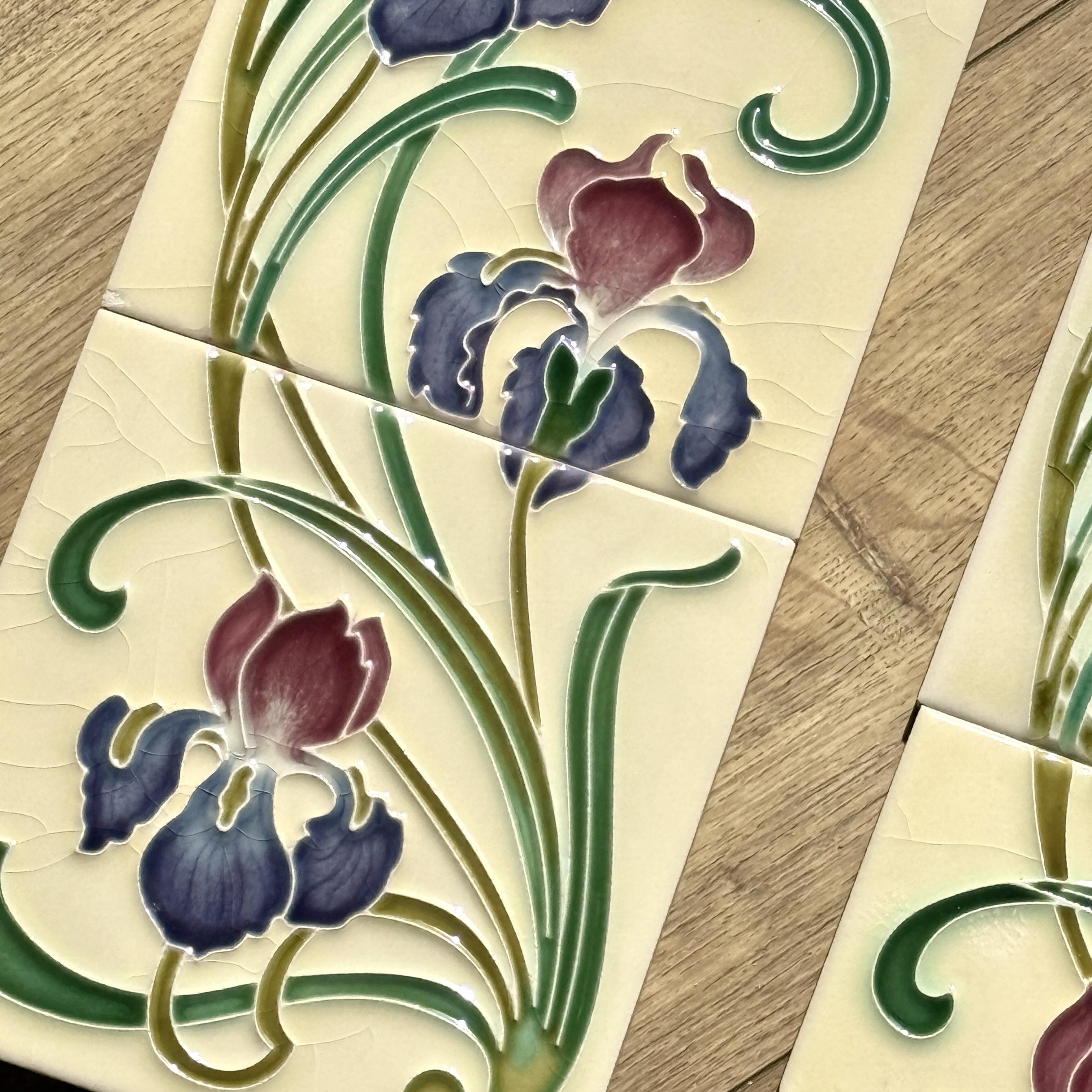 Gạch ốp tường gốm tráng men 3D khắc lại kiểu cổ điển tùy chỉnh, họa tiết gradient hoa diên vĩ tím phong cách hiện đại, dành cho gạch chịu lửa vuông.