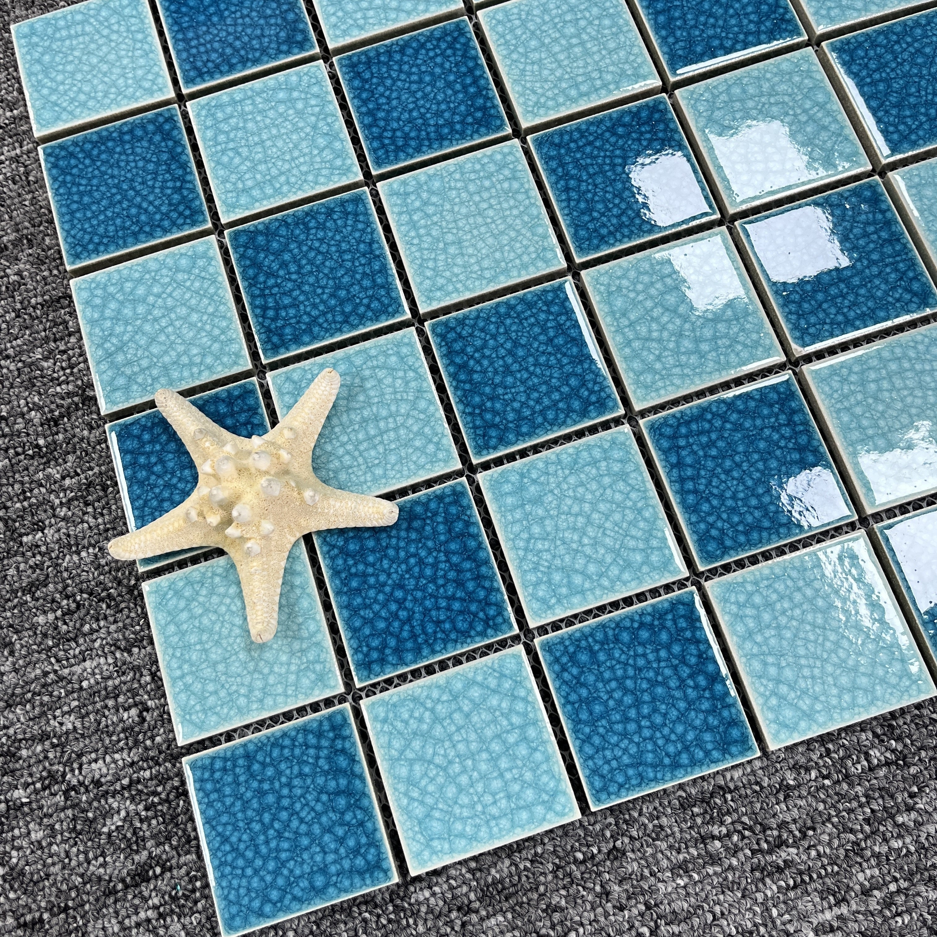 Gạch ốp lát hồ bơi gốm sứ mosaic màu xanh phối màu giá rẻ để bán